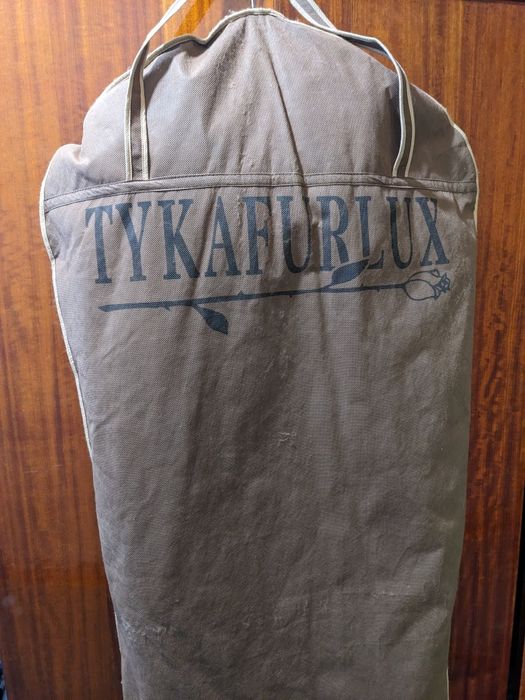 Длинная норковая шуба с капюшоном серого цвета