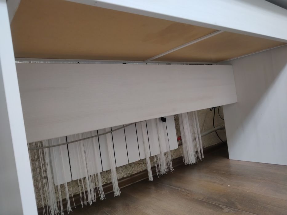 Письмовий стіл білий