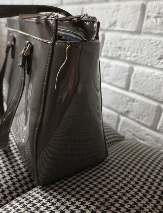 Reserved torebka szara lakierowana