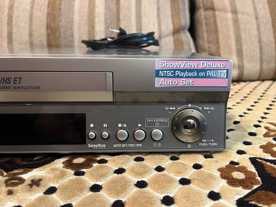 Відеомагнітофон S-VHS JVC HR-S6850 (Hi-Fi Stereo, Японія/Німеччина)