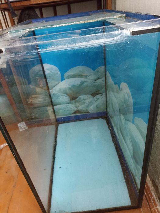 Продам Акваріум !!! Висота 79 довжина   65,5 ширина 40 на 183 літра