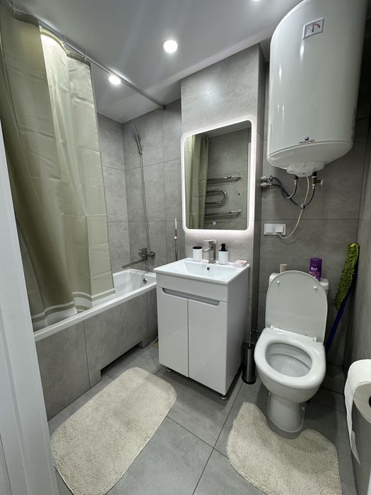 Шикарна двушка! Центр міста! Паркова!