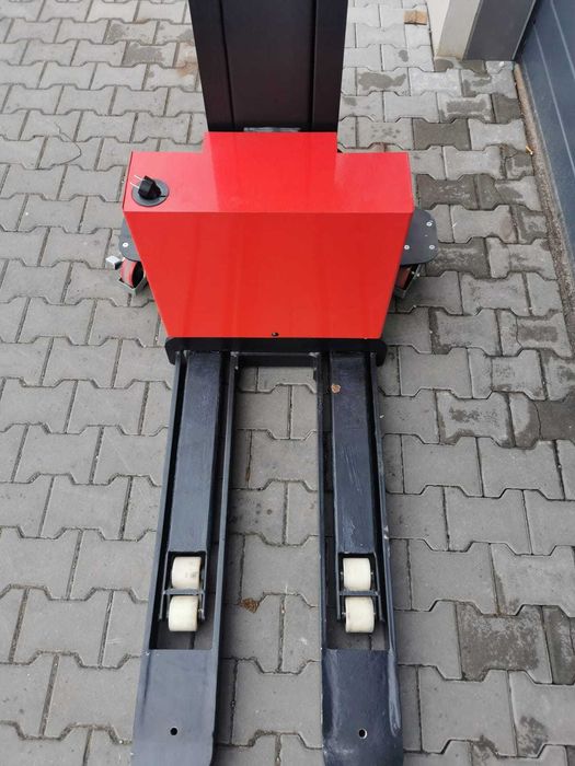 Wózek samozaładowczy SP05F1300 zamiast winda na busa