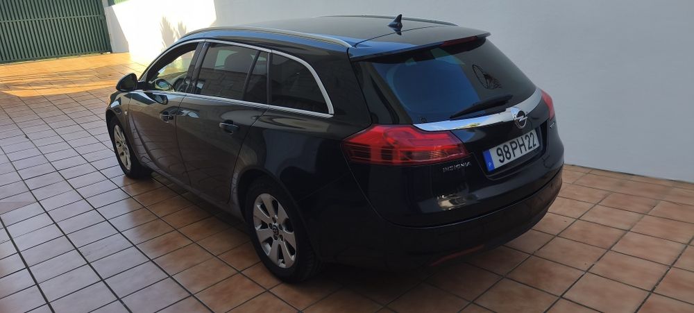 Opel Insignia 2011 – Impecável – Com Gancho Reboque/bola Retrátil