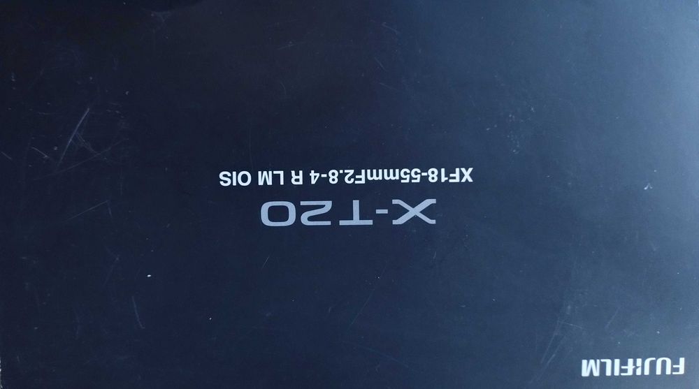 FujiFilm X-T20 z obiektywem