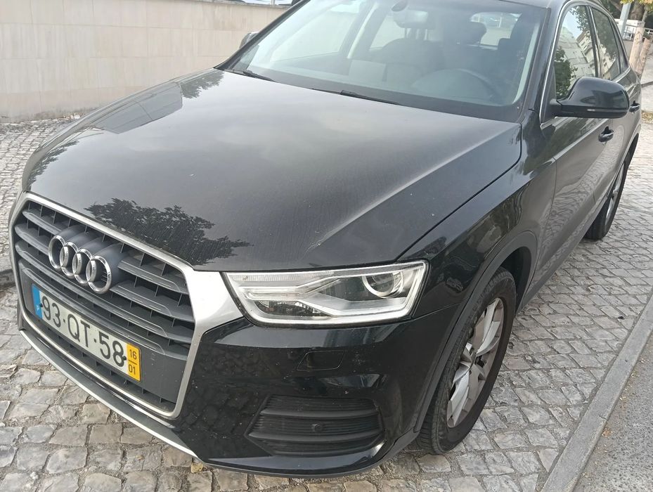 Audi Q3 2.0 TDi Business Line S-line foto 2