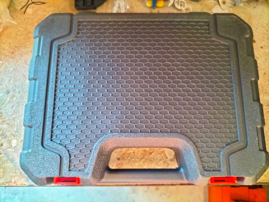 Tesoura da Poda - 2 Baterias - Nova