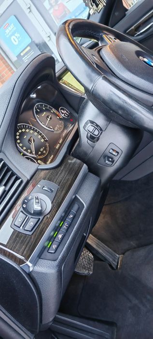 Sprzedam BMW 740D Lift