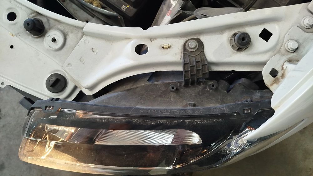 Ótica / farol esquerda DACIA Sandero II (5S_)