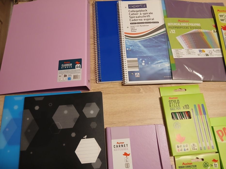 Kit material escolar novo e selado