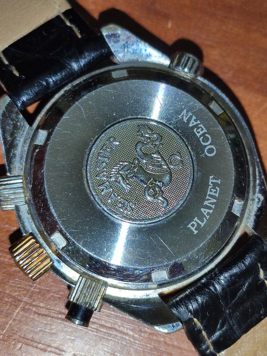 Продам часы omega