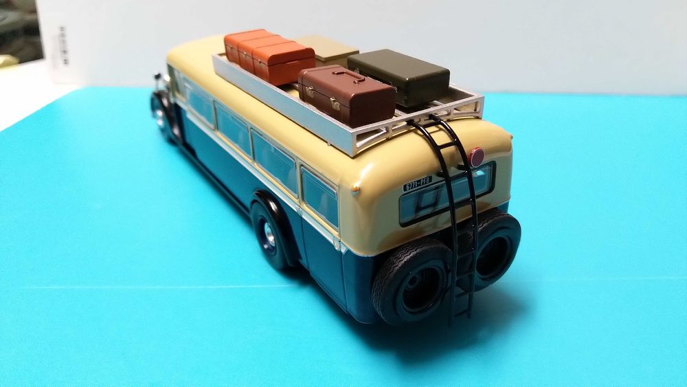 Citroen T45 Coach France: Miniatura de coleção Hachette/IXO esc 1/43