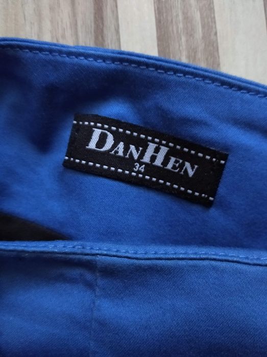 Spódnica firmy DanHen