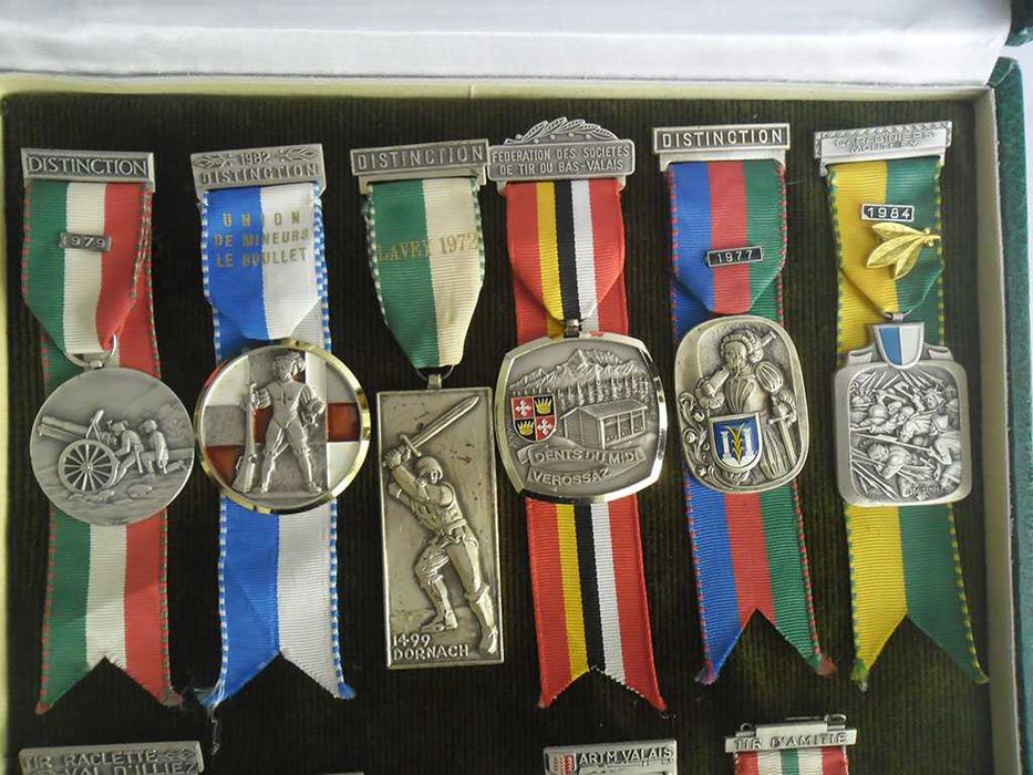 Condecoração Francesa, Medalhas Militares Suíças e Pins