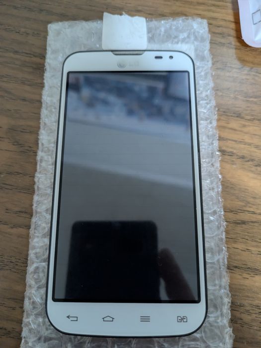 Смартфон (телефон) LG L90 Duo