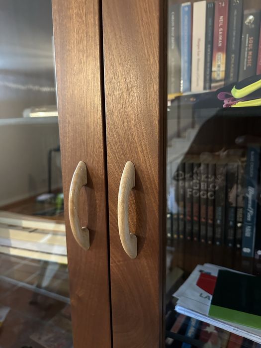 Conjunto movel de madeira e vidro - Cristaleira
