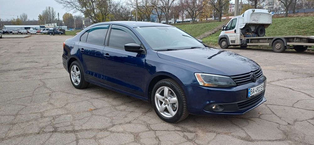 Volkswagen Jetta 2.0 Автомат 2012 року в гарному стані