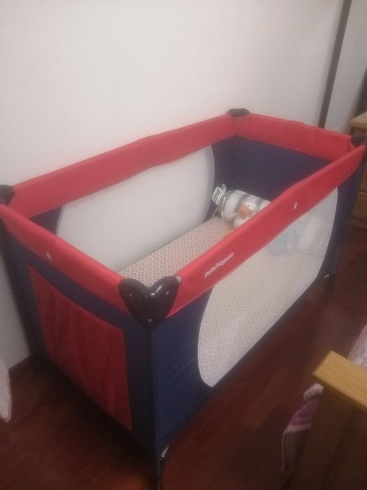 Cama bebé portátil com colchão incluído