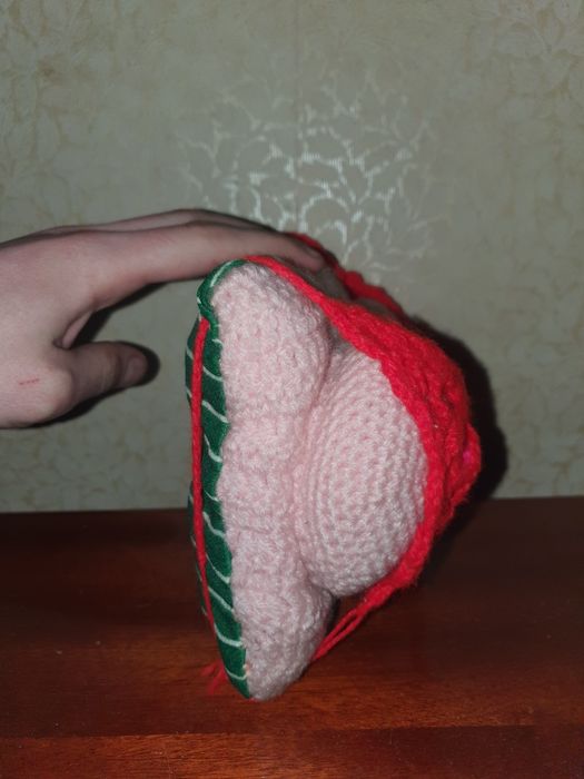 Подушка в форме женской груди (ручная работа)