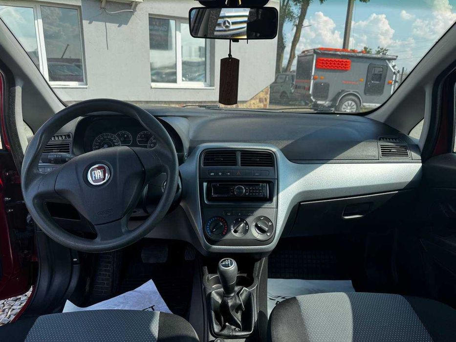 Автомобіль FIAT GRANDE PUNTO 1.4 Бензин