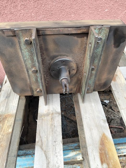 Stół do prasy mimośrodowej