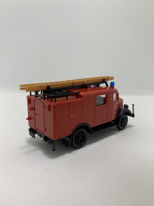 Mercedes LF 8 Bombeiros da Roco escala H0 1/87