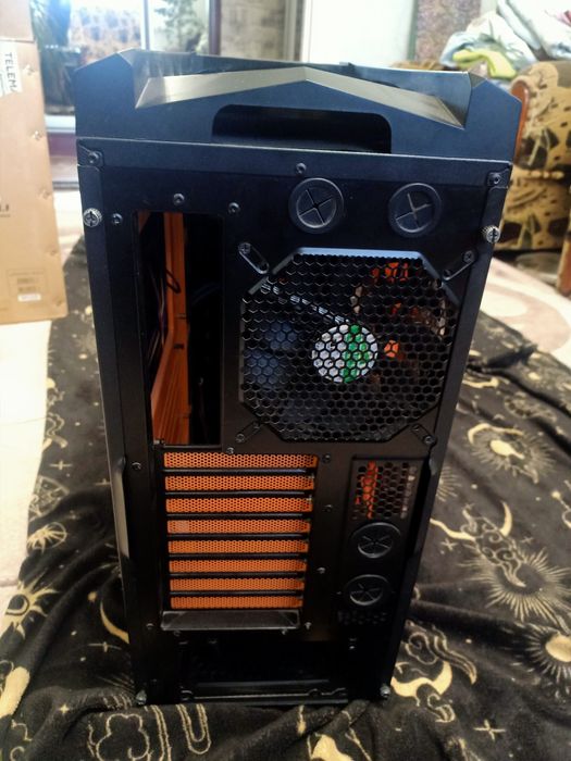 XPRESATOR X3 корпус для игрового ПК