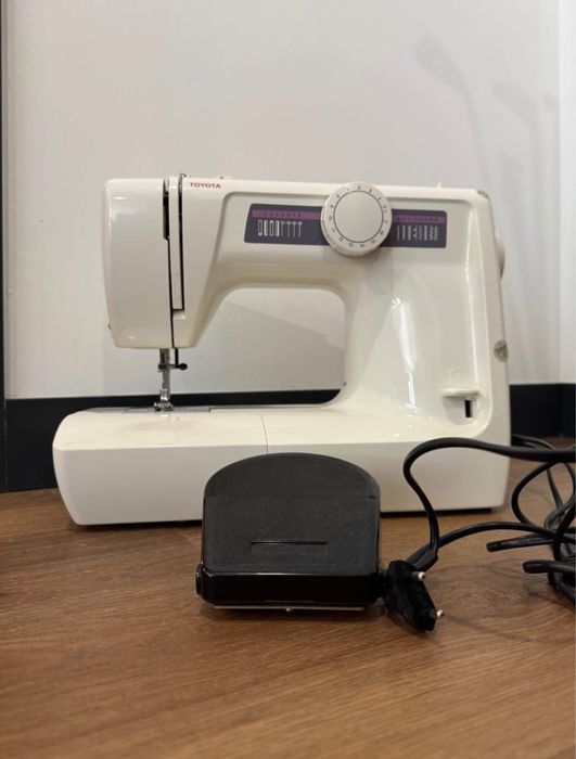Máquina de Costura Toyota
