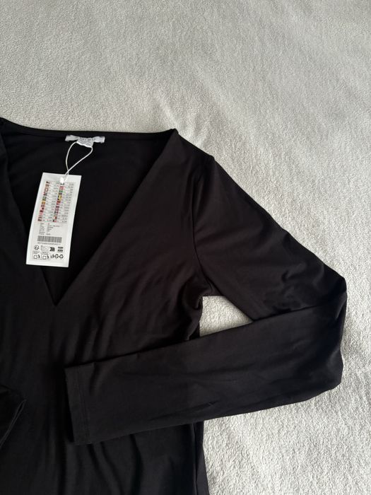 Body czarne nowe z głębokim dekoltem New Yorker M