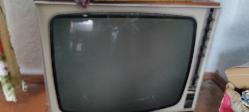 Продам телевизор