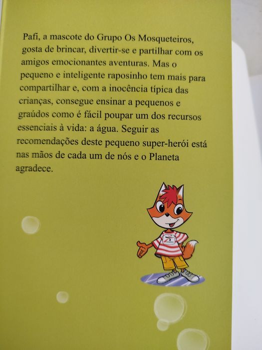 Livro de crianças "O pafi ensina a poupar água" de Lara Xavier