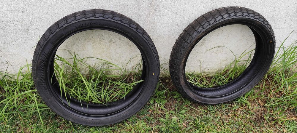 Pneus mota  130/70 R17 e 110/70 R17 (30KM uso)
