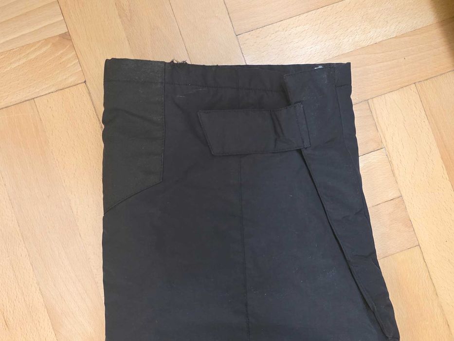 Czarne spodnie sportowe marki Protech Activewear Dynamics.