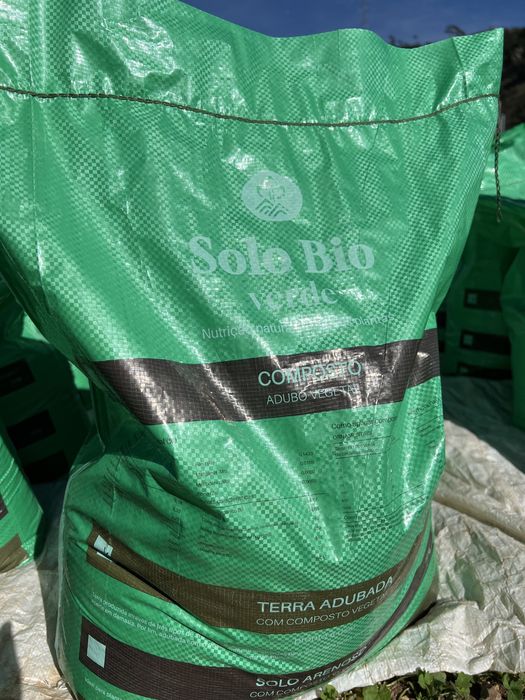 Terra preta de Alta qualidade adubada com adubo vegetal biológico