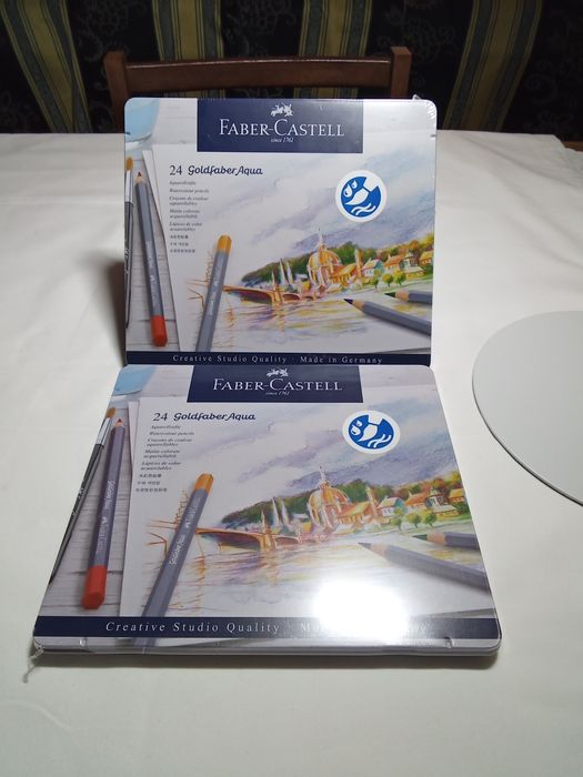 Vendo conjunto de 24 lápis de cor/aguareláveis Faber-Castell