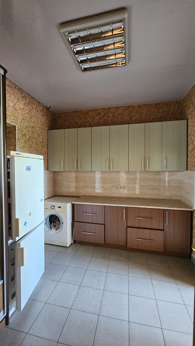 Оренда приміщень з ремонтом,  200м2 р-н меблевої фабрики