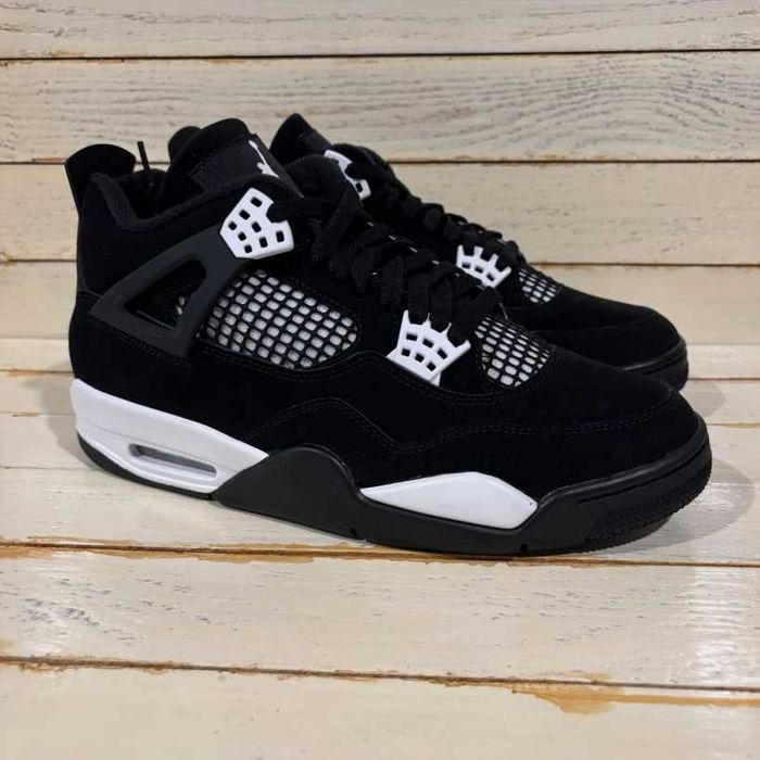 Jordan 4 Retro White Thunder R.44