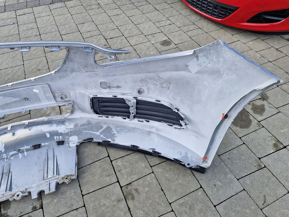 Бампер передній Opel Insignia A дорестайл