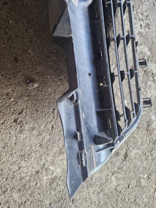 Grill Atrapa Zafira B uszkodzony