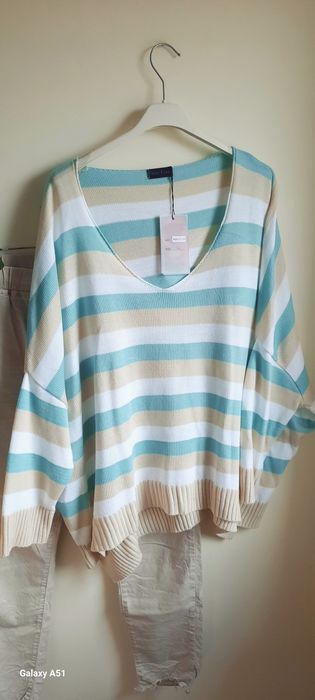Sweter oversize paski asymetryczny