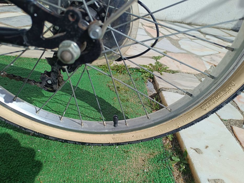 Bicicleta btwin Riverside 20' com guarda-lamas