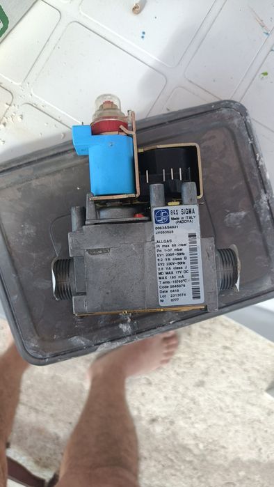 Vários artigos e bombas para caldeiras