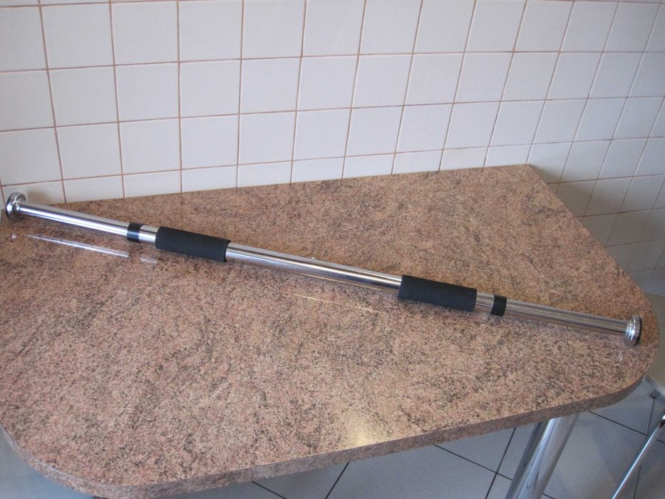 Drążek do podciągania 63-100 cm