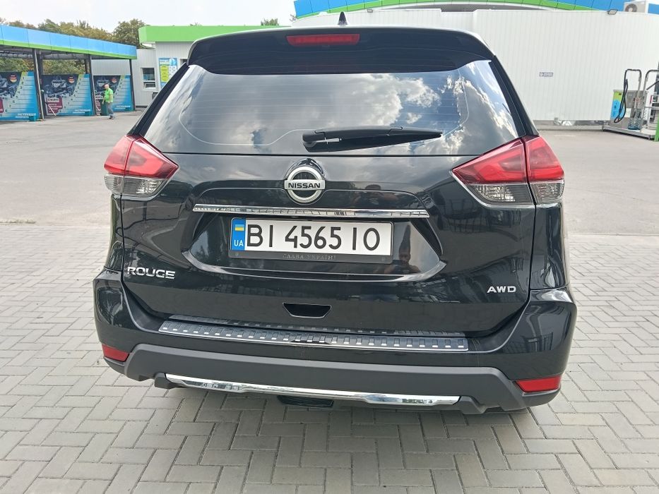 продам автомобіль Ніссан Рог