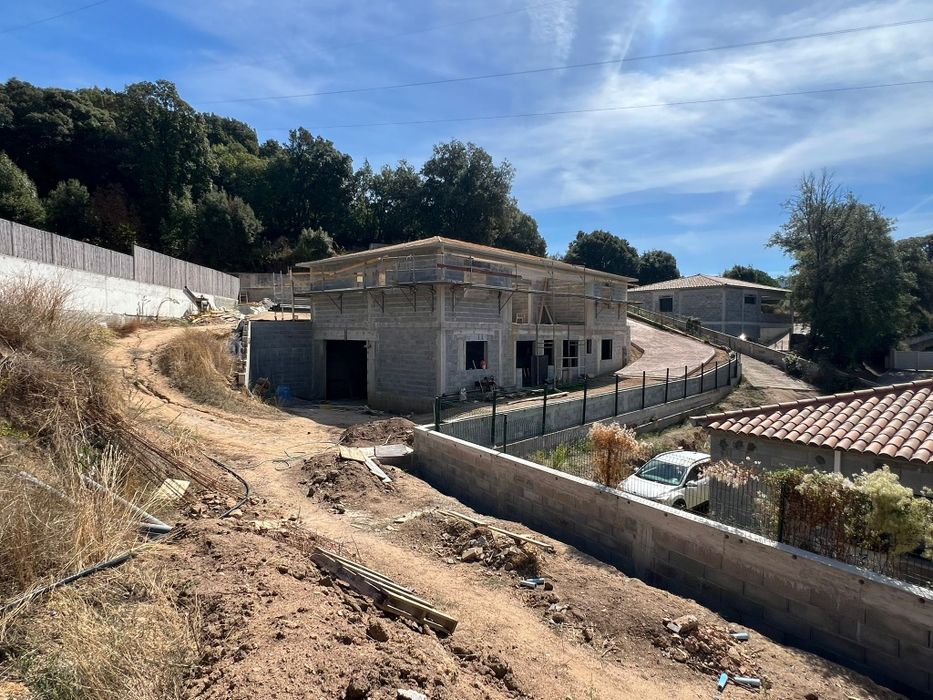 Trolha em comtruçao e remodelaçao a max de 30 anos