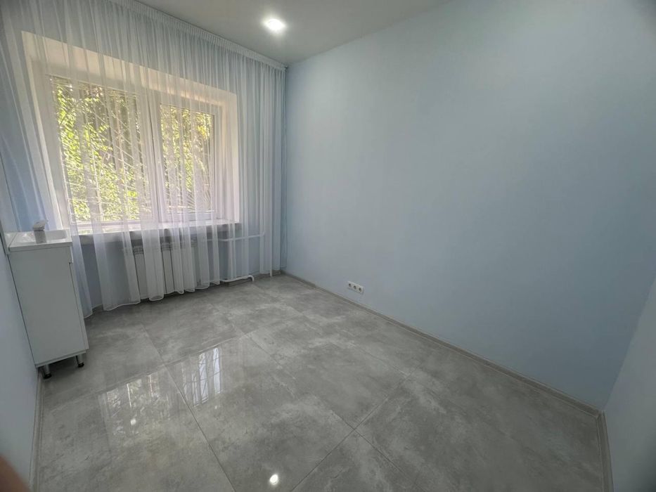 Сдам отдельный кабинет в БЬЮТИКОВОРКИНГЕ. Метро в 100 метрах