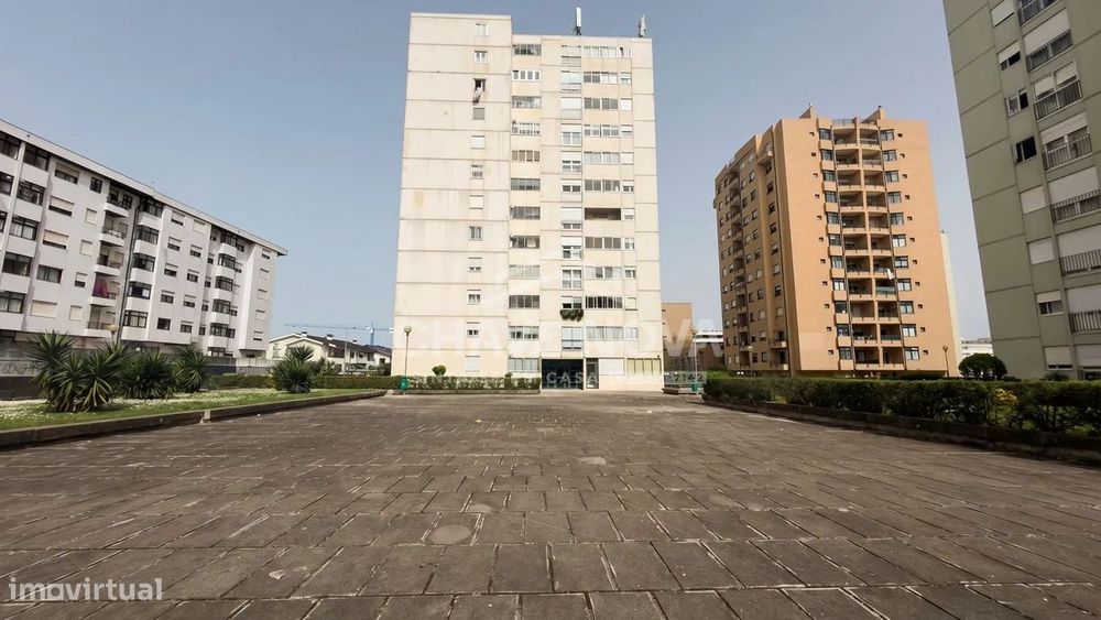 T2 c/ Vistas Mar e Lugar de Garagem em Ramalde