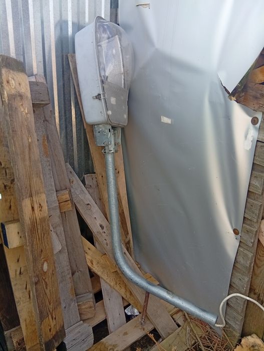Lampa uliczna działająca