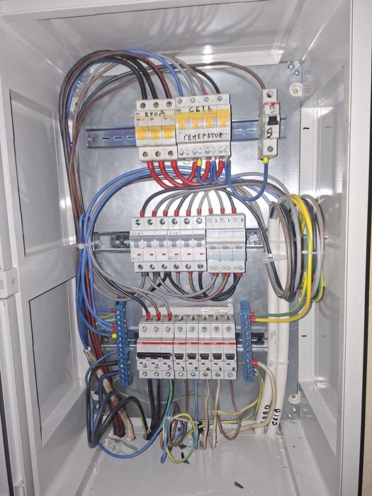 Монтаж гібридних інверторів,СЕС