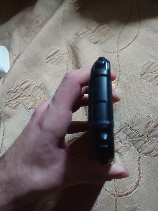 Продам хороший захисний телефон